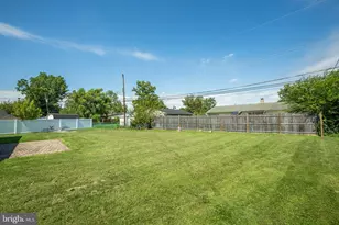 48 Beechtree Rd, Levittown, PA 19057 - Photo 22