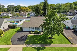 181 Lower Orchard Dr, Levittown, PA 19056 - Photo 4