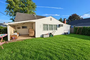 223 Indian Creek Dr, Levittown, PA 19057 - Photo 12