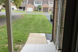 47 Princeton Ct, Langhorne, PA 19047 - Photo 2
