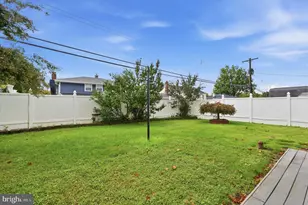 16 Tweed Rd, Levittown, PA 19056 - Photo 32
