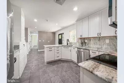 27 Violetwood Drive, Levittown, PA 19057 - Photo 12