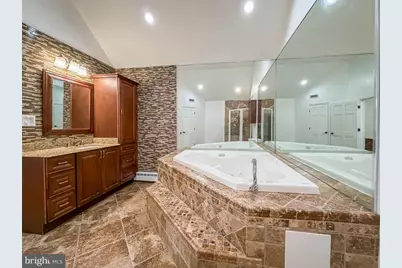 27 Violetwood Drive, Levittown, PA 19057 - Photo 20