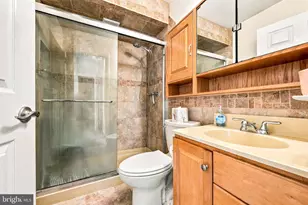 36 Sunset Ln, Levittown, PA 19055 - Photo 24