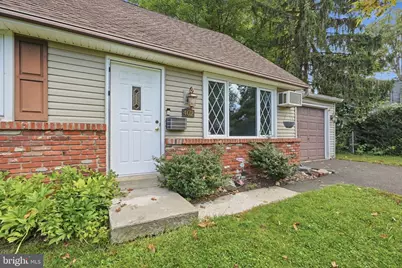 402 Larchwood Avenue, Feasterville-Trevose, PA 19053 - Photo 2