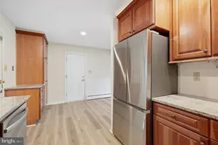 402 Larchwood Ave, Feasterville-Trevose, PA 19053 - Photo 14