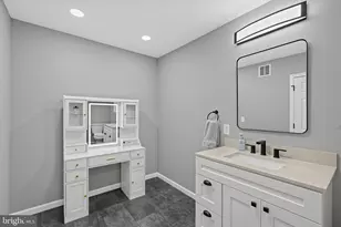 685 Arbor Ln, Warminster, PA 18974 - Photo 20