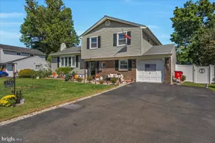 1543 Wheatfield Ln, Warminster, PA 18974 - Photo 2