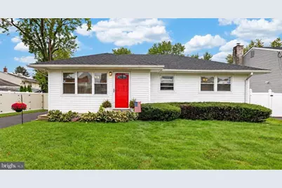 605 W Palmer Street, Morrisville, PA 19067 - Photo 1