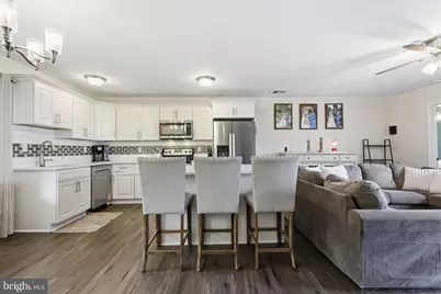 368 Lakeside Drive, Levittown, PA 19054 - Photo 8