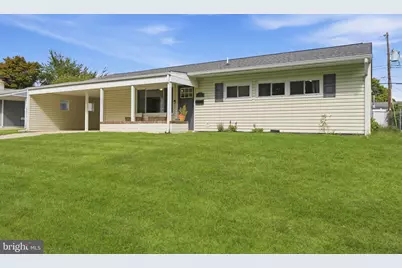 368 Lakeside Drive, Levittown, PA 19054 - Photo 2