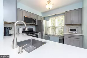 204 Society Pl, Newtown, PA 18940 - Photo 8