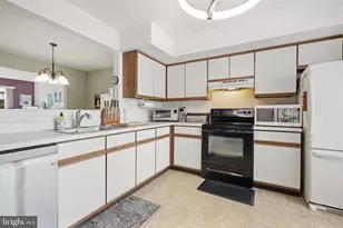 416 Bellows Ln, Feasterville-Trevose, PA 19053 - Photo 4