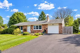 32 Holland Dr, Chalfont, PA 18914 - Photo 2
