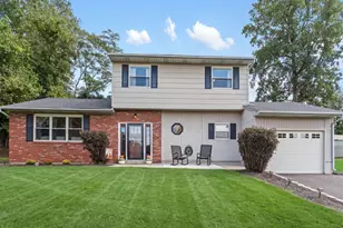 2051 Roselyn Dr, Feasterville-Trevose, PA 19053 - Photo 1
