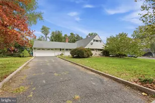 6 Seckelpear Rd, Levittown, PA 19056 - Photo 8