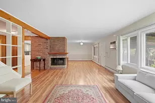 6 Seckelpear Rd, Levittown, PA 19056 - Photo 20