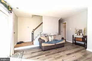 28 Inlet Rd, Levittown, PA 19057 - Photo 10