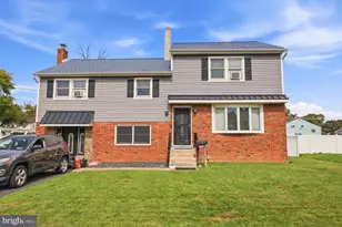 379 Kalmia St, Warminster, PA 18974 - Photo 1