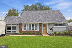 292 Indian Creek Dr, Levittown, PA 19057 - Photo 2
