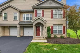 208 Monarch Ct, Warminster, PA 18974 - Photo 6
