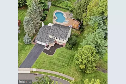 201 Creekwood Drive, Feasterville-Trevose, PA 19053 - Photo 2