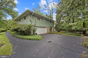 1911 Woodland Dr, Yardley, PA 19067 - Photo 2