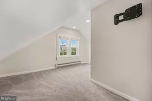 2724 New Falls Rd, Levittown, PA 19056 - Photo 24