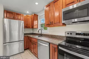 2724 New Falls Rd, Levittown, PA 19056 - Photo 16