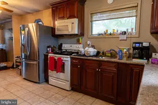423 Sunnemeade Ave, Warminster, PA 18974 - Photo 4