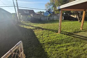 42 Indian Red Rd, Levittown, PA 19057 - Photo 4