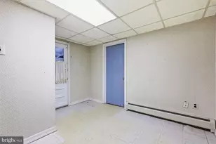 208 N Hawthorne Ave, Langhorne, PA 19047 - Photo 16