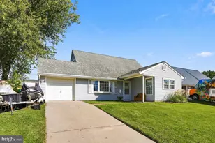 71 New Pond Ln, Levittown, PA 19054 - Photo 1