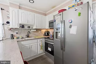11 Fireside Ln, Levittown, PA 19055 - Photo 6