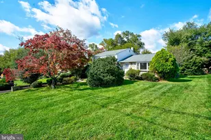 694 Glen Rd, Warminster, PA 18974 - Photo 10