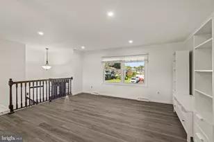 1027 Oakwood Dr, Warminster, PA 18974 - Photo 4