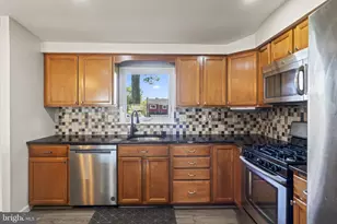 1027 Oakwood Dr, Warminster, PA 18974 - Photo 10