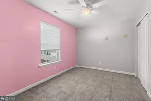 285 Magnolia Dr, Levittown, PA 19054 - Photo 20