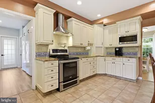 121 Brook Dr, Holland, PA 18966 - Photo 12
