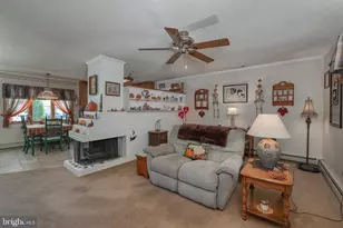 43 Shepherd Ln, Levittown, PA 19055 - Photo 10