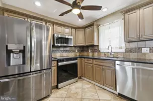 56 N Northpark Dr, Levittown, PA 19054 - Photo 14