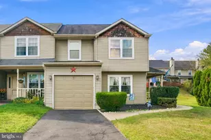 24 Pebble Ct, Southampton, PA 18966 - Photo 2