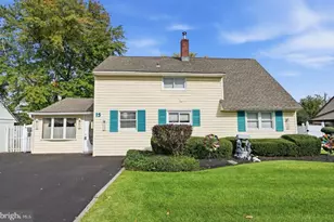 15 Ruby Ln, Levittown, PA 19055 - Photo 1