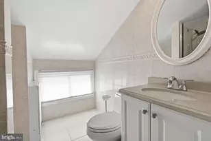 15 Ruby Ln, Levittown, PA 19055 - Photo 18