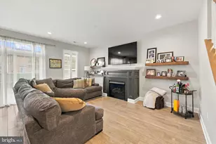 16728 River View Cir, Bristol, PA 19007 - Photo 4