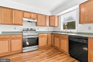 2454 Greenview Commons, Quakertown, PA 18951 - Photo 4