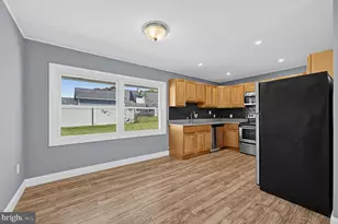 36 Kingwood Ln, Levittown, PA 19055 - Photo 16