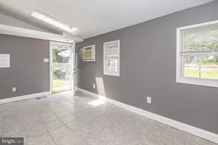 11 High Rd, Levittown, PA 19056 - Photo 14