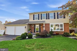 126 Hampton Dr, Langhorne, PA 19047 - Photo 2