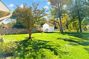 77 Junewood Dr, Levittown, PA 19055 - Photo 26